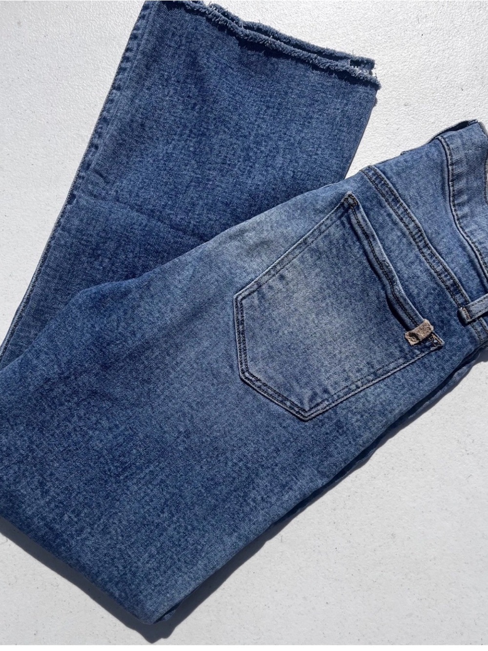 Joe's Jeans Women’s 26 x26 raw hem “Carpe Diem”